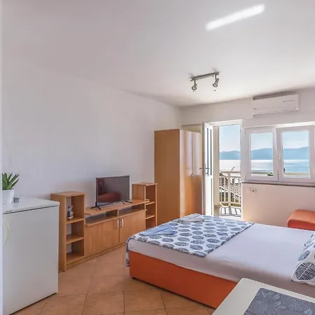 Apartment Cozy In With House Sea View